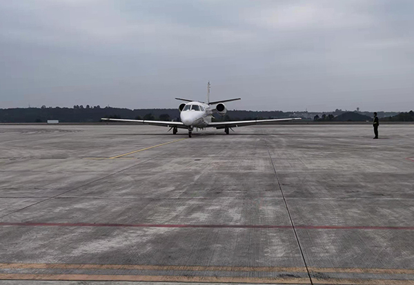 1647848700122365.jpeg 提前謀劃 周密部署 綿陽機(jī)場圓滿完成校飛保障2.jpeg