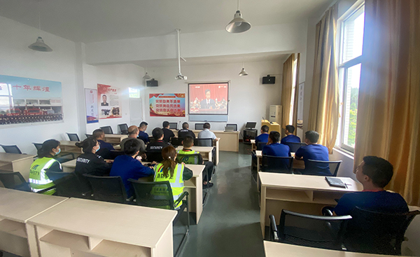 1654051812136737.jpg 綿陽機(jī)場黨員干部職工收聽收看省第十二次黨代會實(shí)況直播.jpg