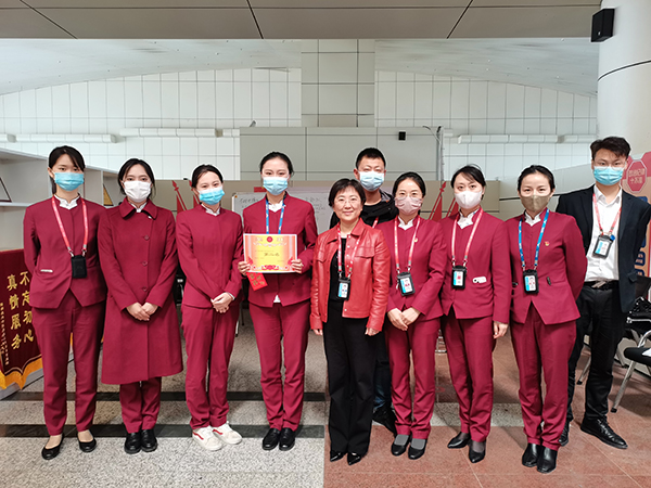 1667525625987278.jpg 旅客服務(wù)部開展第四季度崗位“大練兵” 技能“大比武”活動1.jpg